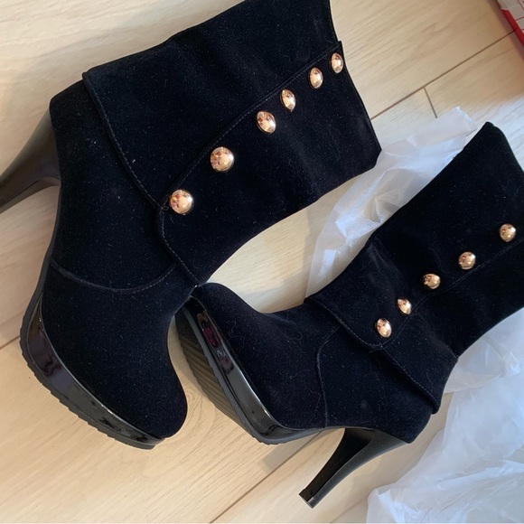 Velvet Boots with Spats and Buttons - Picture 9 of 11